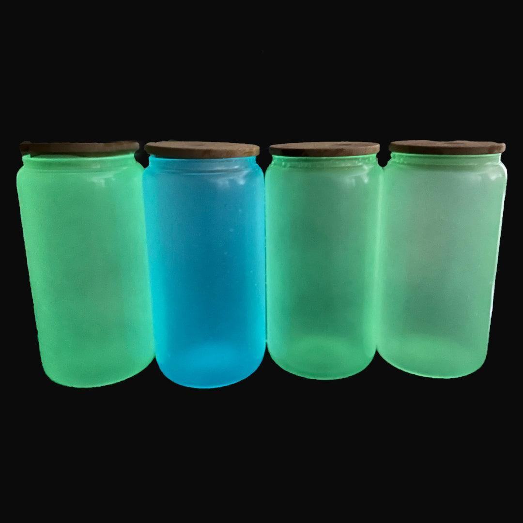 https://www.mattswarehousedeals.com/cdn/shop/files/16-oz-sublimation-glass-uv-glow-in-the-dark-jar-tumbler-with-bamboo-lid-9.jpg?v=1703706143